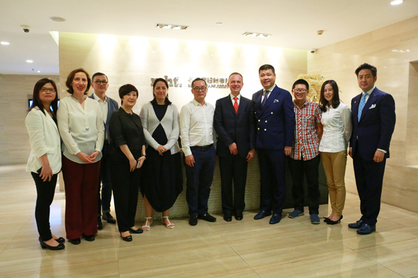 盧濤：米蘭國際家具展CEO造訪名漢唐 共建設計合作新平臺