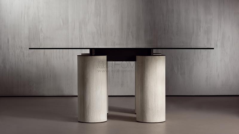 ACERBISSERENISSIMO 桌子