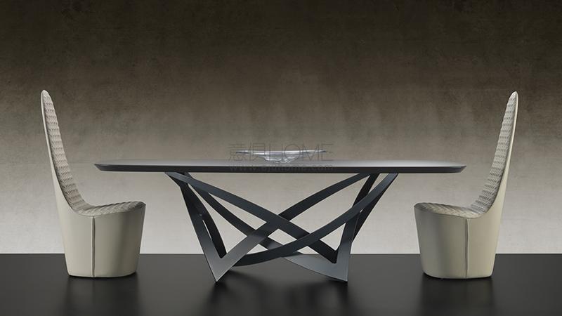 Infinito 72 Grafite e Bevel Wood 餐桌