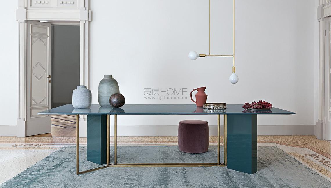 PLINTO Y2W - EDITIONS長餐桌