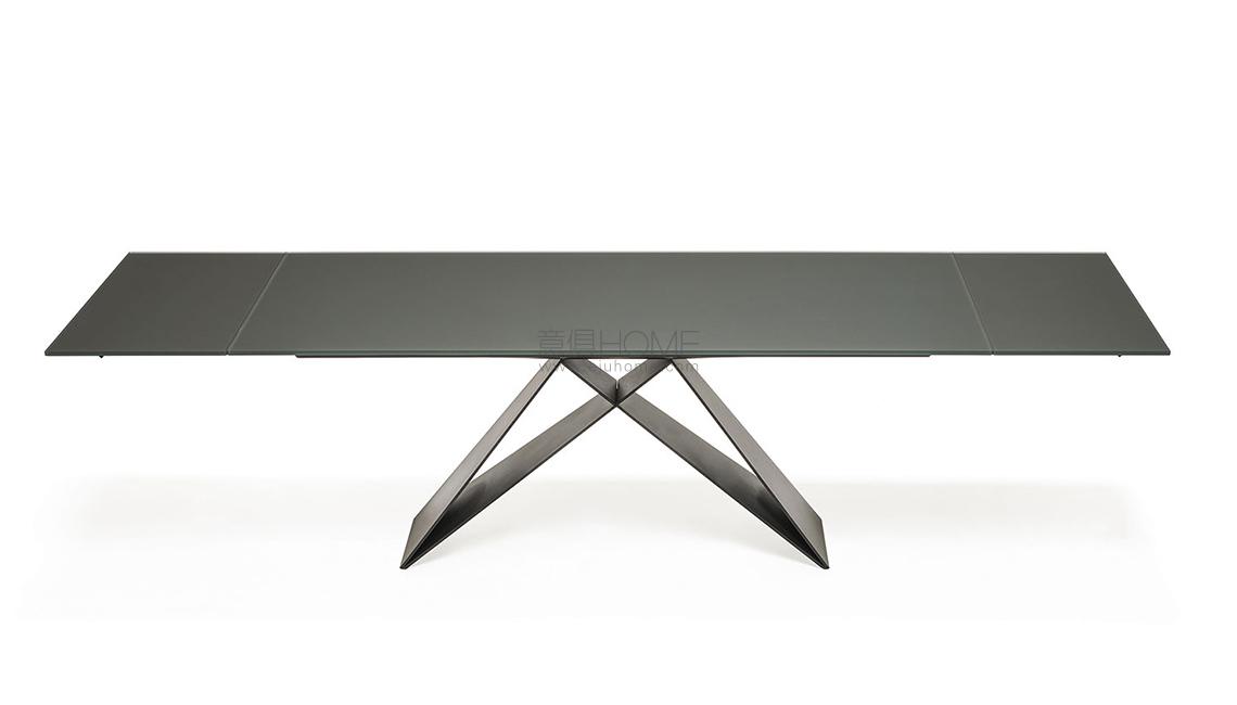 Premier Drive長餐桌