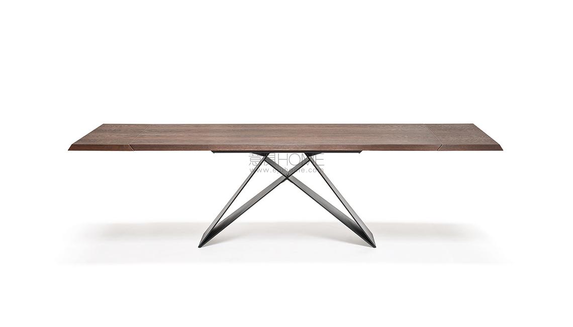 Premier Wood Drive長餐桌