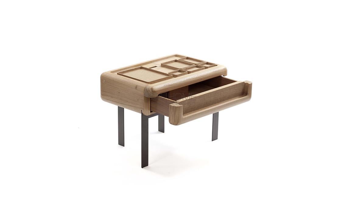 Mucama Nightstand床頭柜