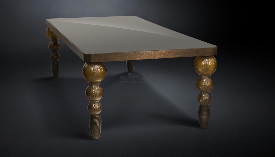 TABLE DRUMMOND餐桌