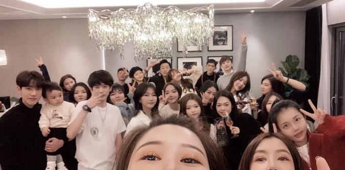 網(wǎng)紅勵志美女，在錢塘江擁有一個意式奢華的家