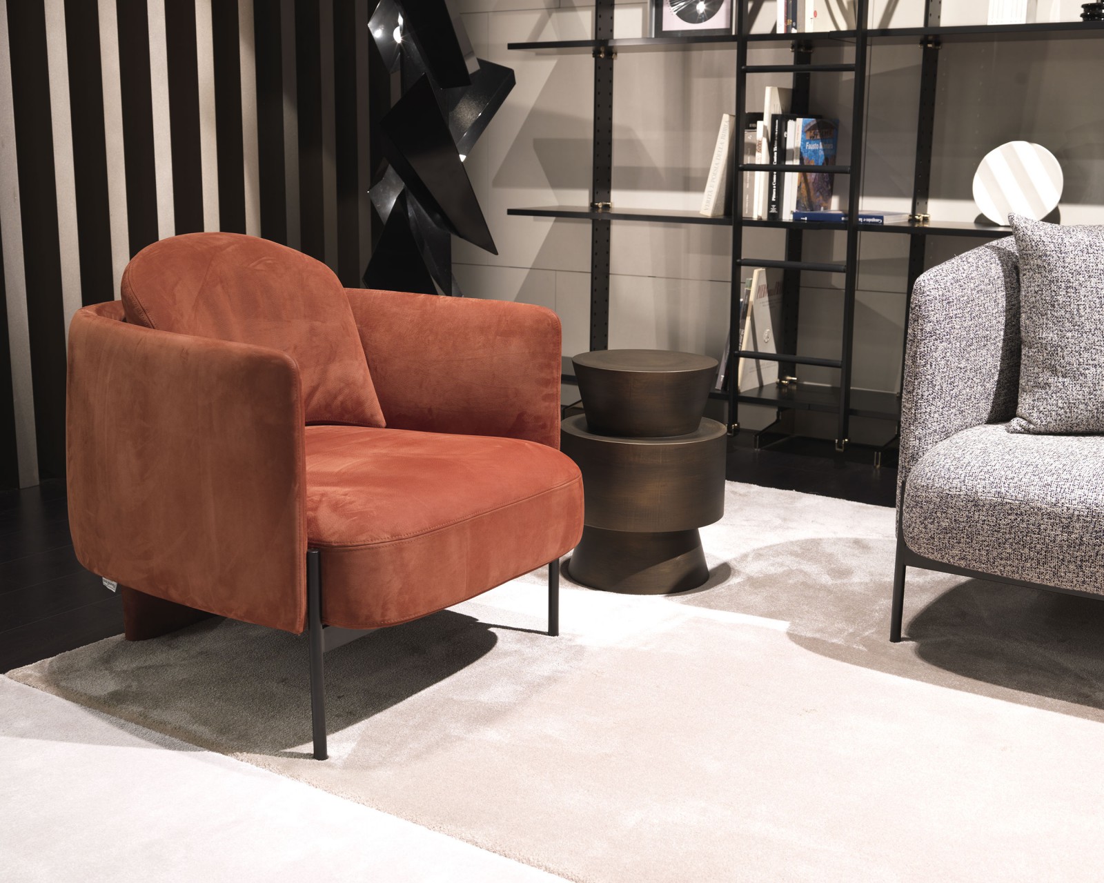 VIRGIN ARMCHAIR扶手椅