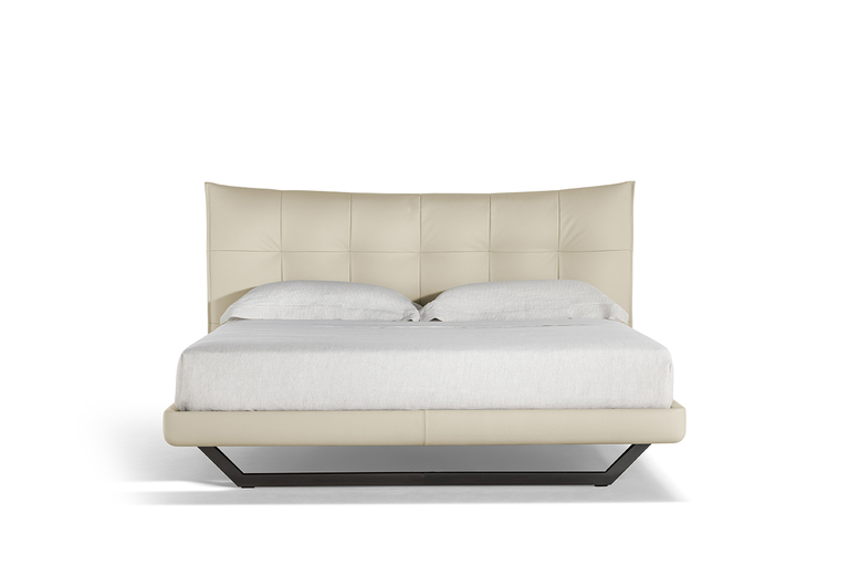 Aurora Tre-Bed多人床