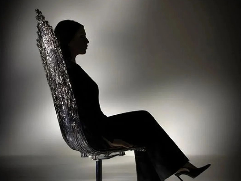 Edra新品 | 米蘭教堂椅，女王既視感，太驚艷了！