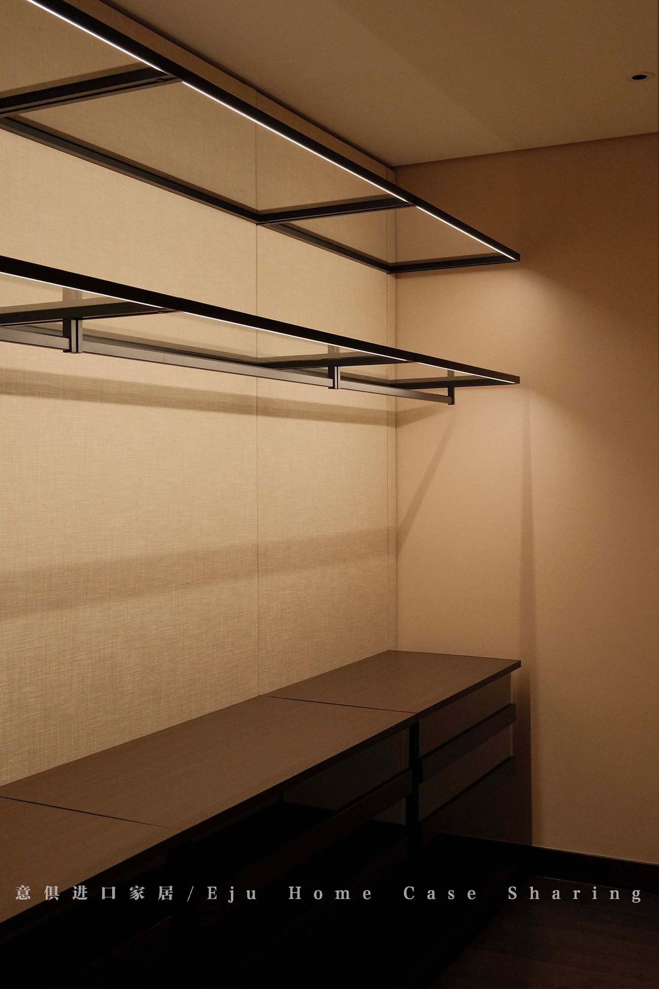 【重慶江景別墅精品案例】Porro的極簡(jiǎn)低奢意式衣柜美學(xué)